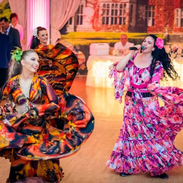 Dans tigănesc colorat la nuntă – Greieras Music Orchestra